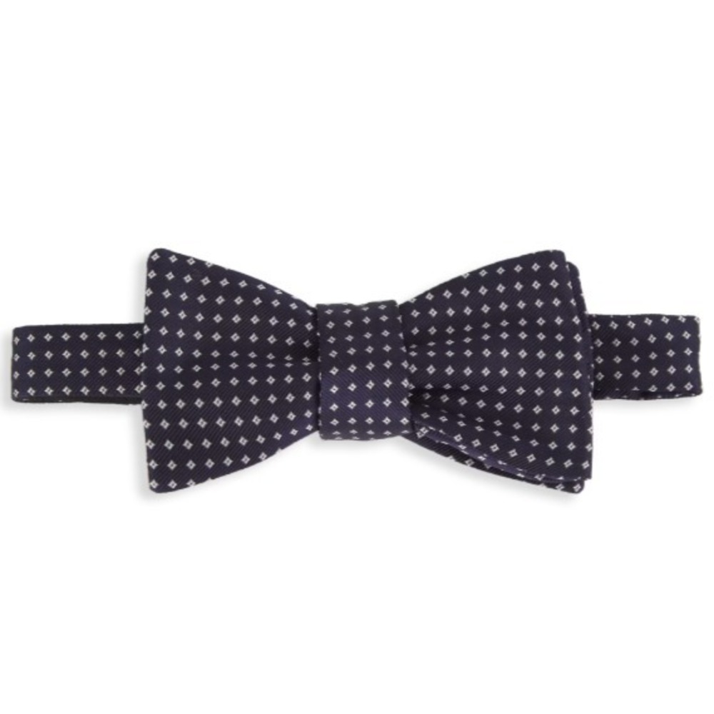 Saks Fifth Avenue Collection 100% Silk Bowtie Mens Navy‎ Silver Formal Italy NWT
